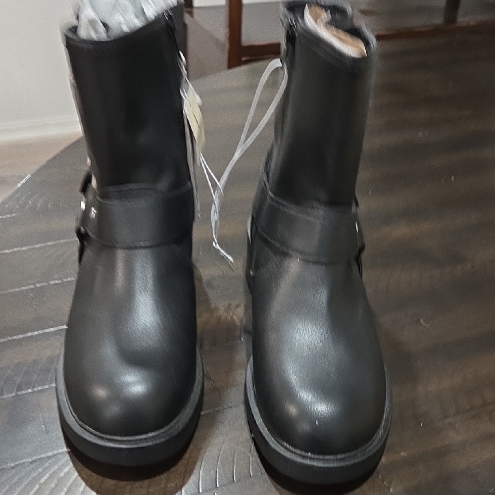 Universal Thread Black Ankle Boots